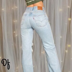 Levi’s 501 Light Blue Women's Jeans Size 28 Waist